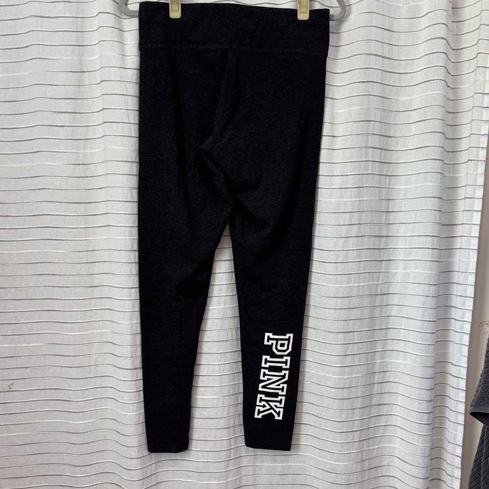 PINK Victoria's Secret Leggings with White Logo